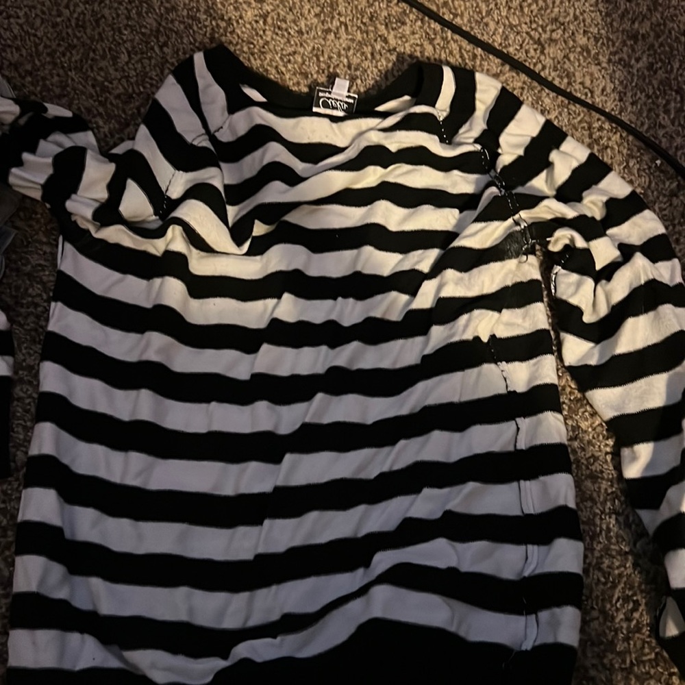 This is a black and white cotton shirt. I wore it maybe two times and that’s it.